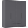 Schubladen und geschlossenen Stauraum an dem Kleiderschrank