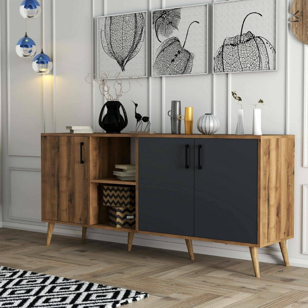Sideboard mit beschichteten Flaechen, geschlossenem Stauraum und 3 Tueren