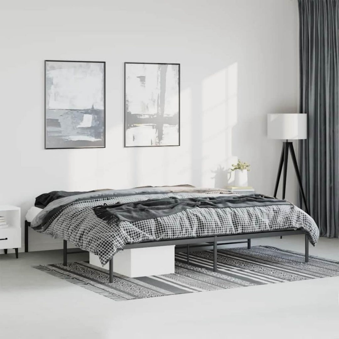 Bettgestell mit den Massen 193 x 203 cm