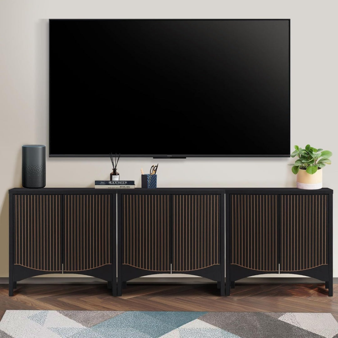 Sideboard mit 6 Tueren und verstellbaren Ablagen