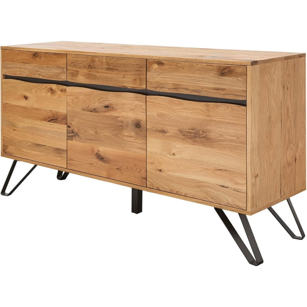 Sideboard aus Massivholz mit einem Metallgestell